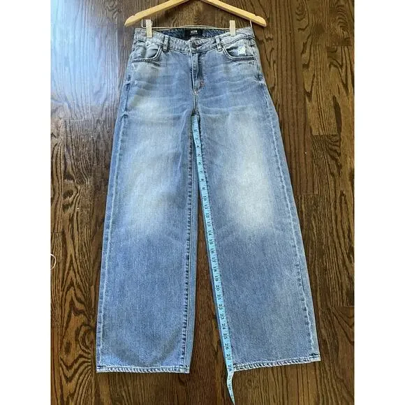 NEUW wide leg women’s jeans sz. 8 blue